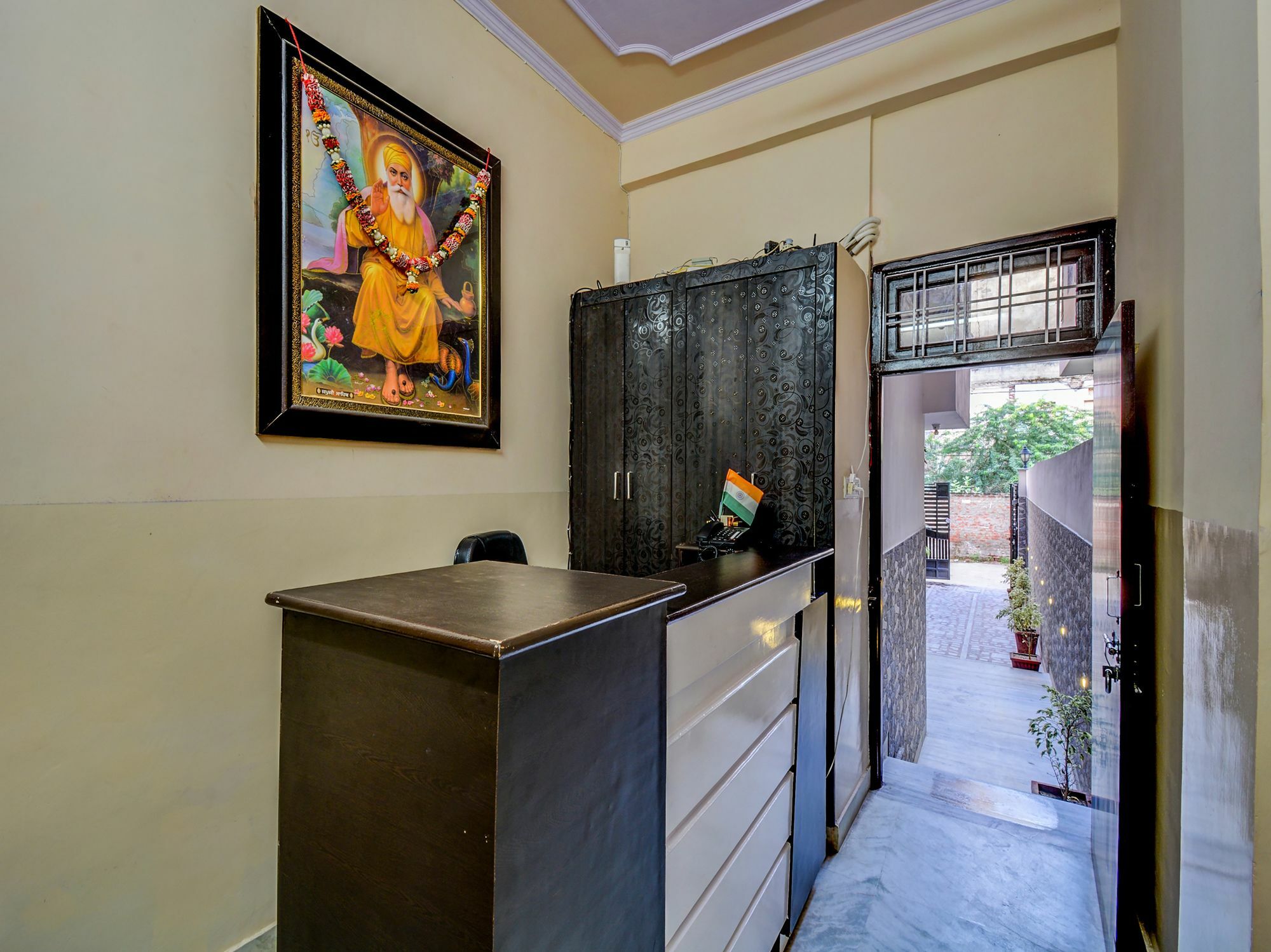 Oyo 15892 Friends Residency Hotel