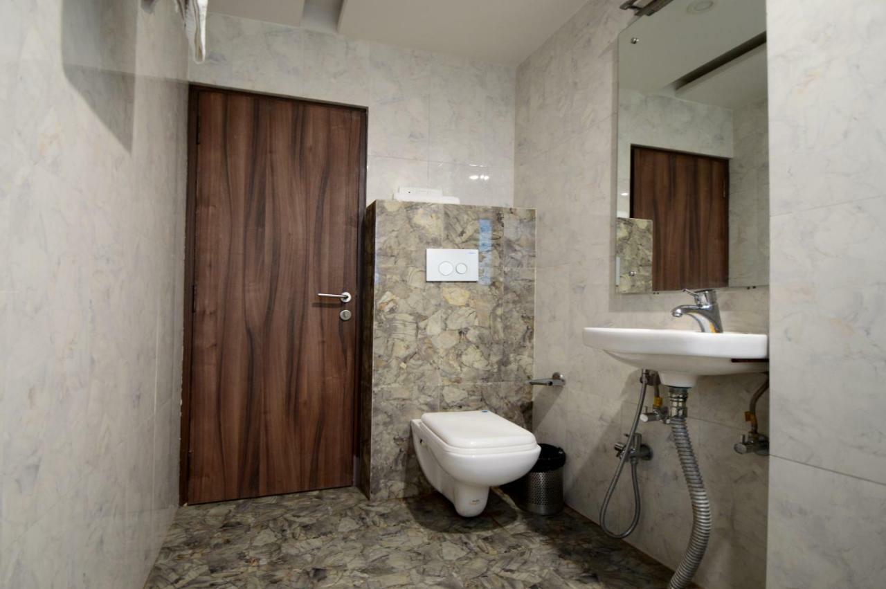 The Jal Mahal 4*