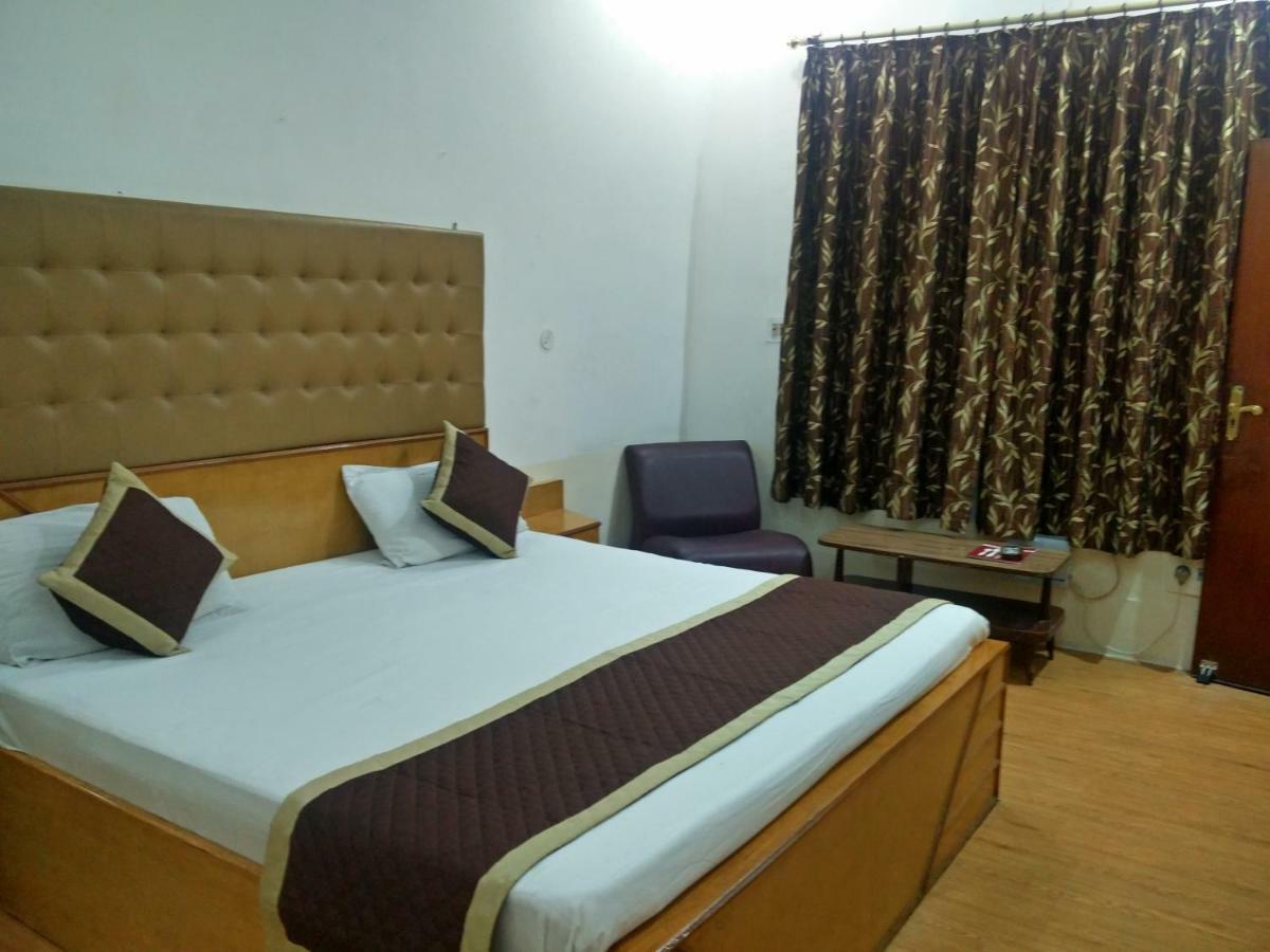 Hotel Savoy - Since 1951 2*