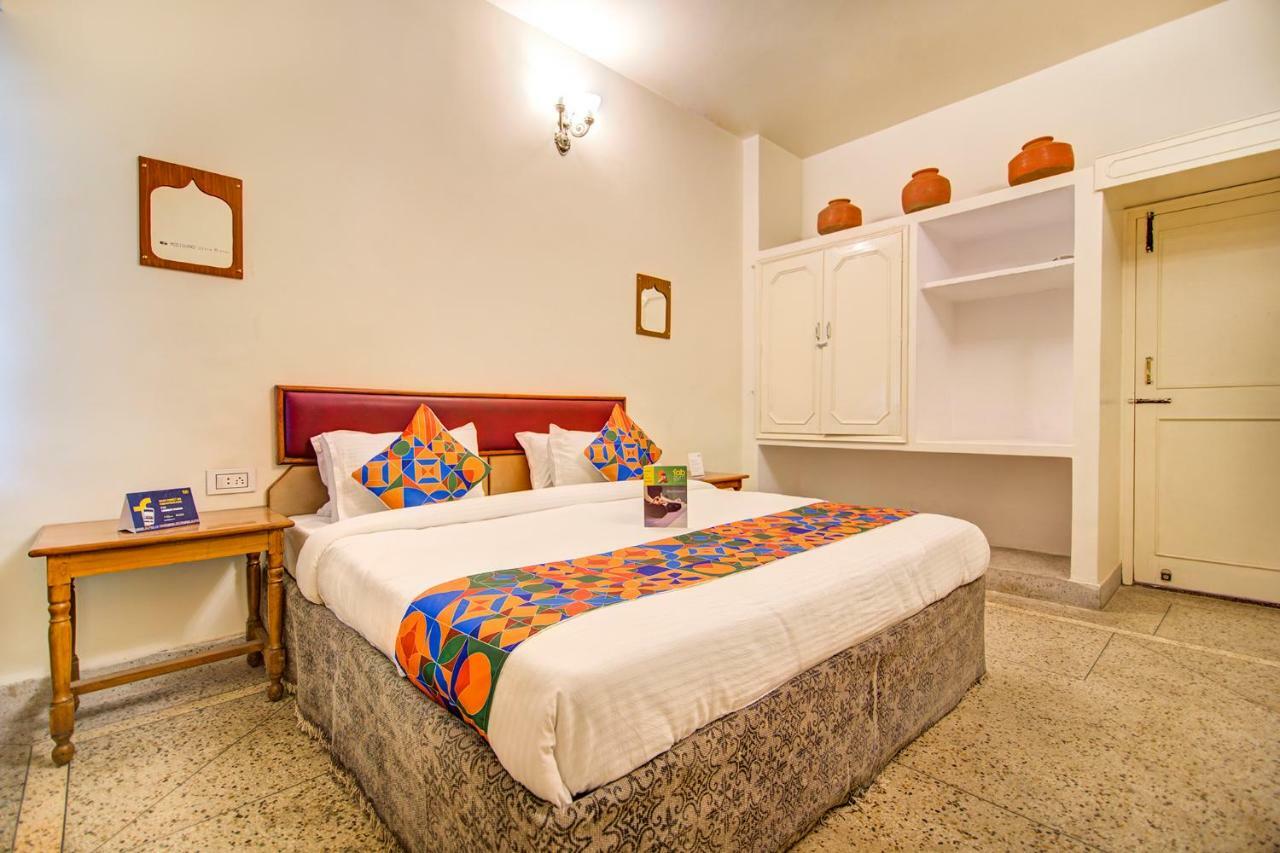 Pink Palace 3*