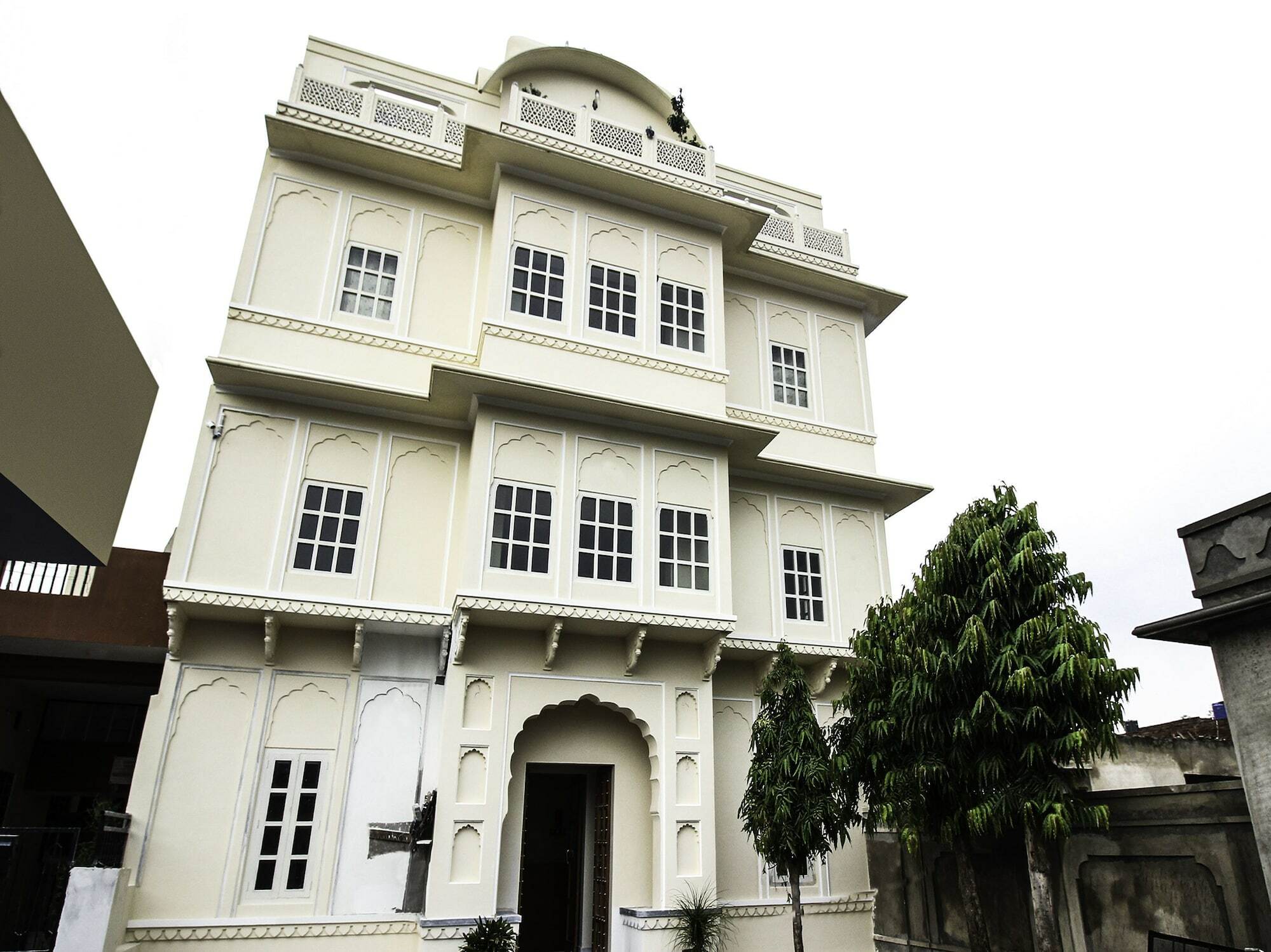 Oyo 18308 Kishanpur Haveli Jaipur