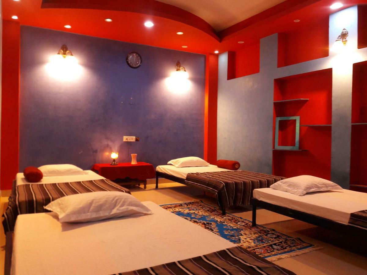 Hostel Aq *