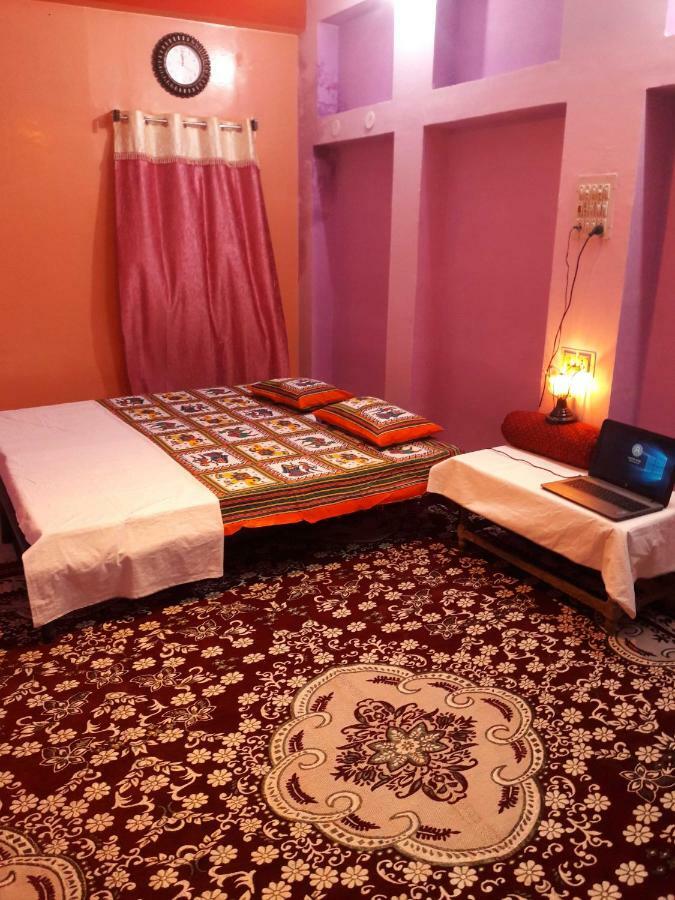 Aq * Jaipur