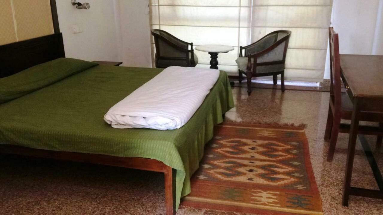 Hotel Estate Paradiso Jaipur