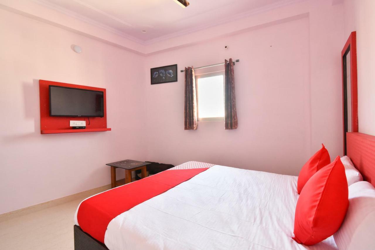 Oyo 40184 Hotel 7 Star Saver 3*
