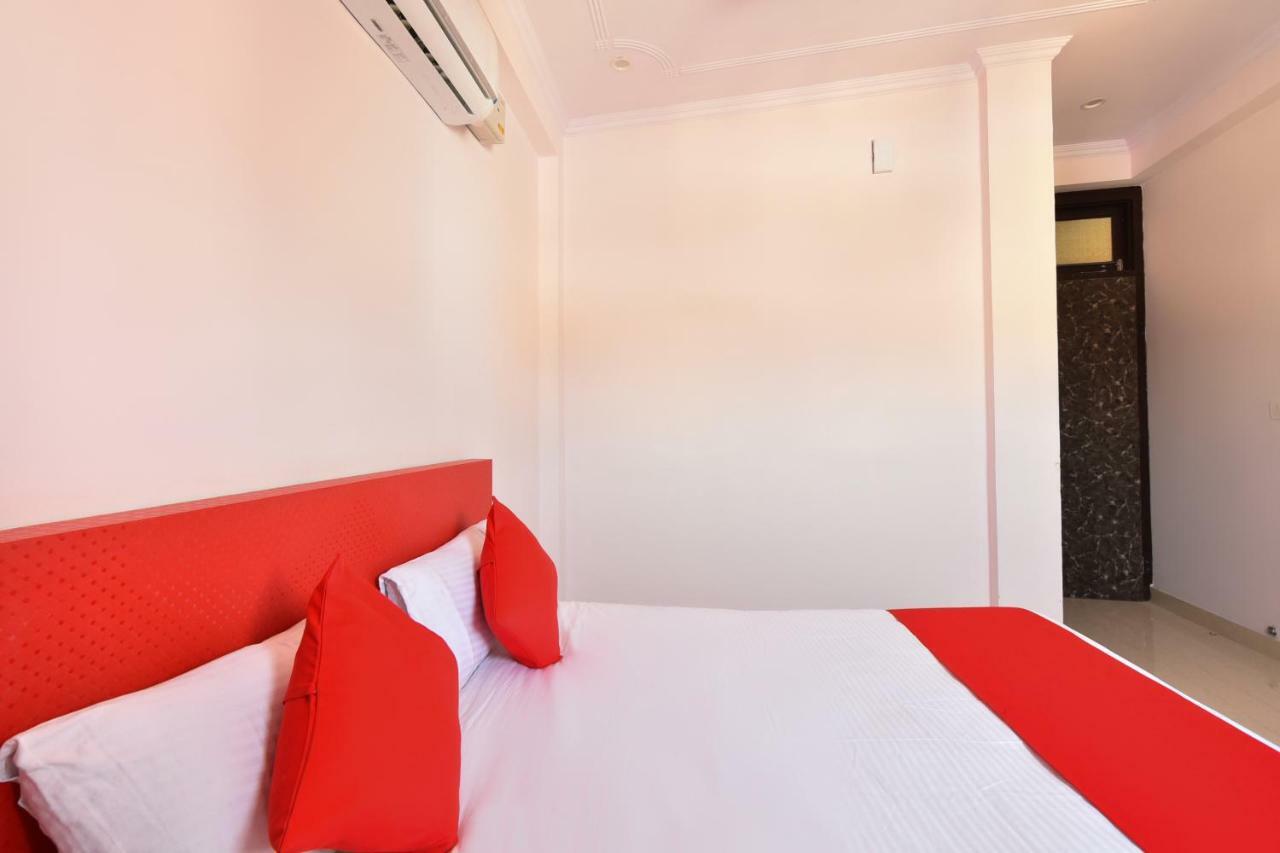 Hotel Oyo 40184 Hotel 7 Star Saver 3*