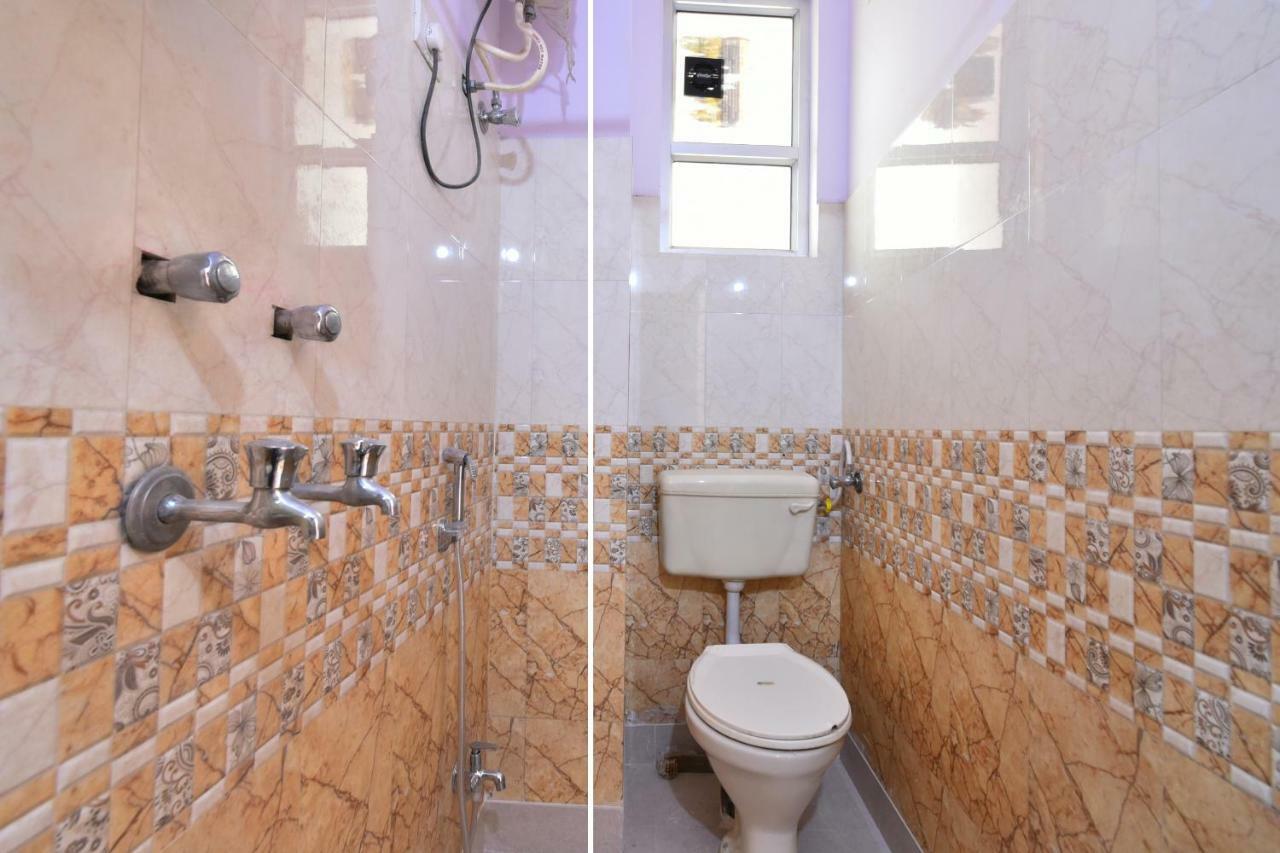 Oyo 40184 Hotel 7 Star Saver 3*
