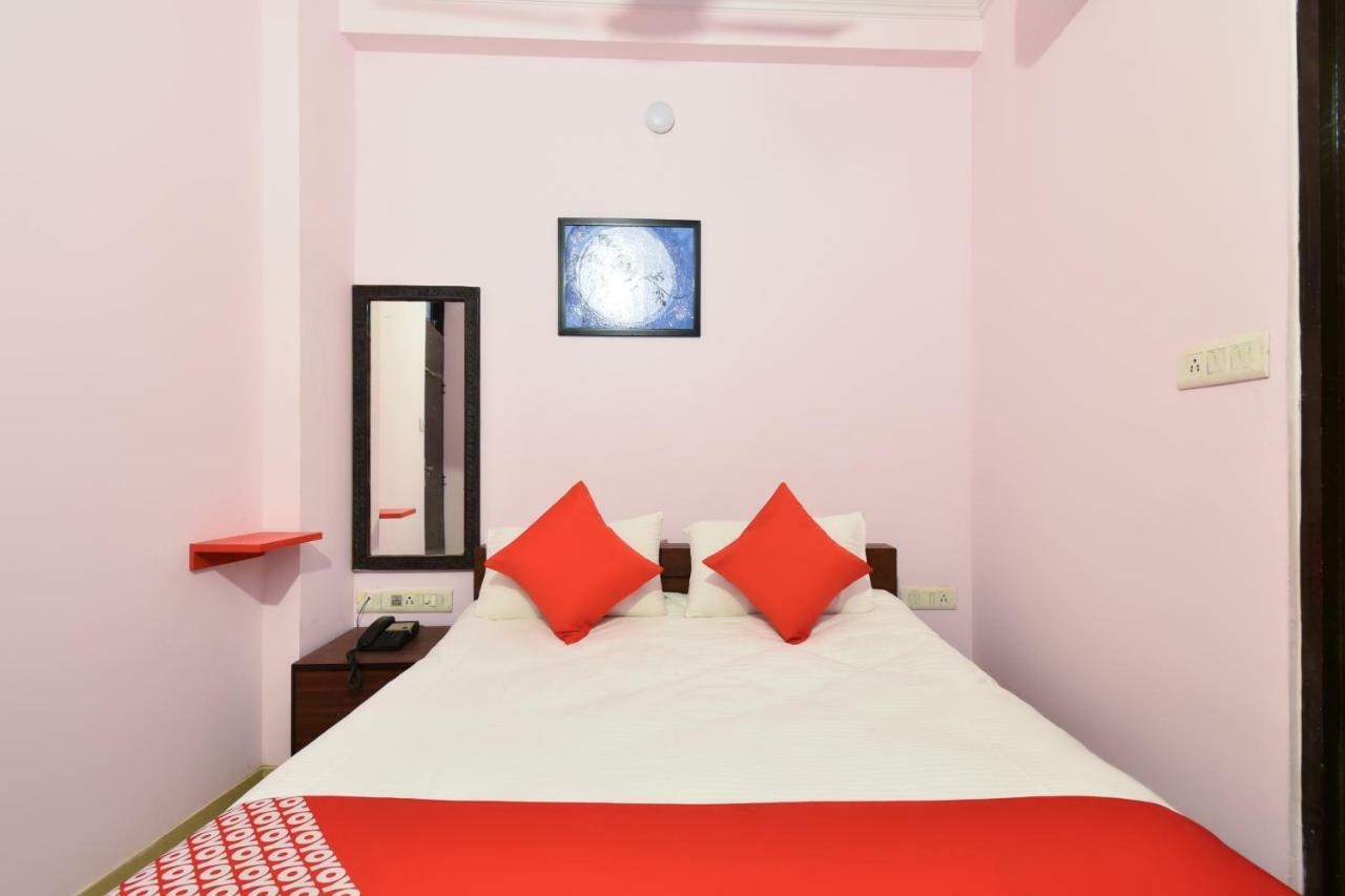 Hotel Oyo 40184 Hotel 7 Star Saver