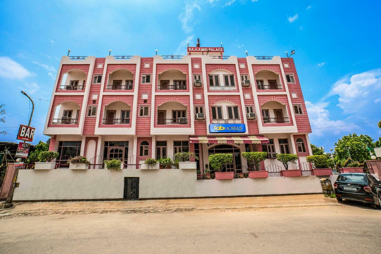 Hotel Fabhotel Raj Laxmi Palace 3*
