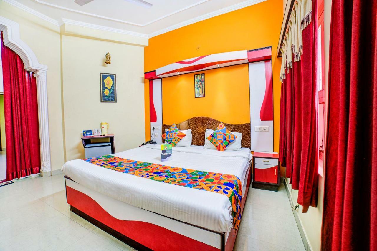 Fabhotel Raj Laxmi Palace 3*