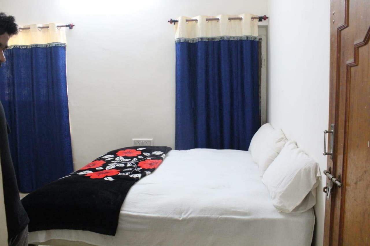 Kk World Hostel *
