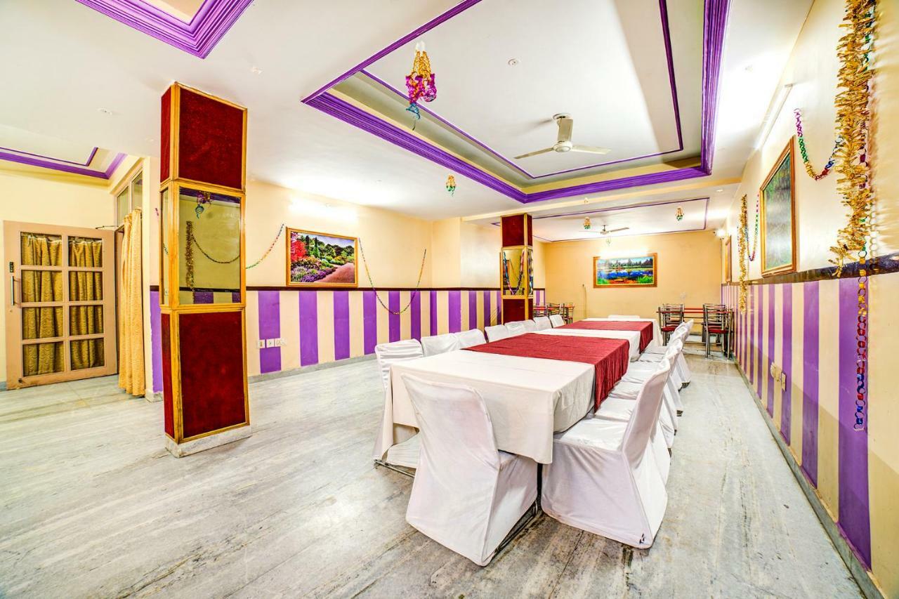 Fabhotel Raj Laxmi Palace Hotel