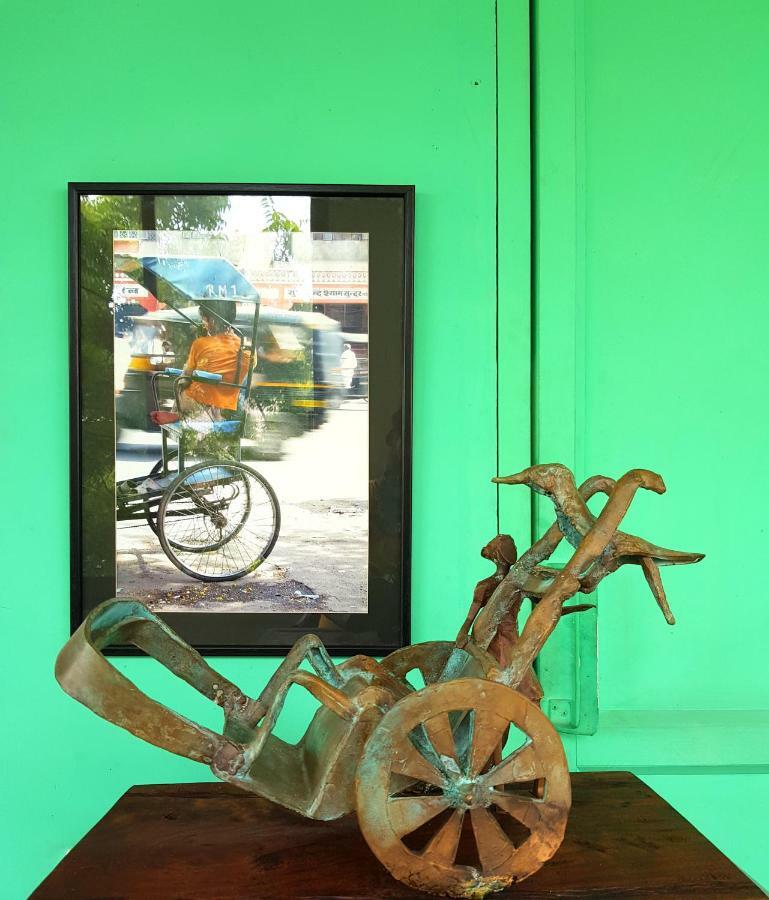 Artistic Sthan Apartment *
