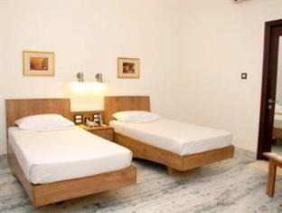 Hotel Karawan 3*