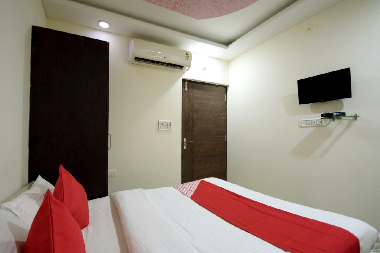 Oyo 23358 Royal Hotel 3*