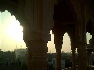 Ram Singh Palace Hotel 2*
