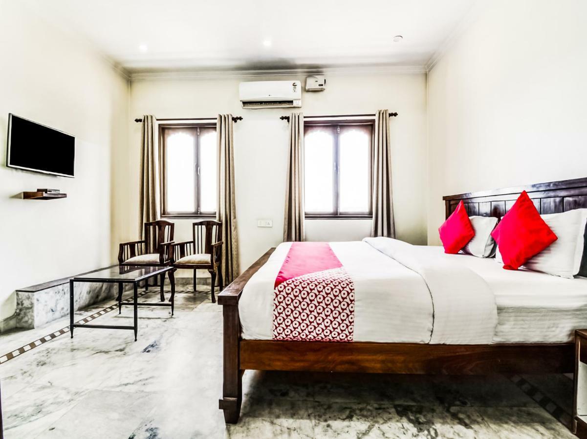 Oyo 22400 Lichana Haveli 3*