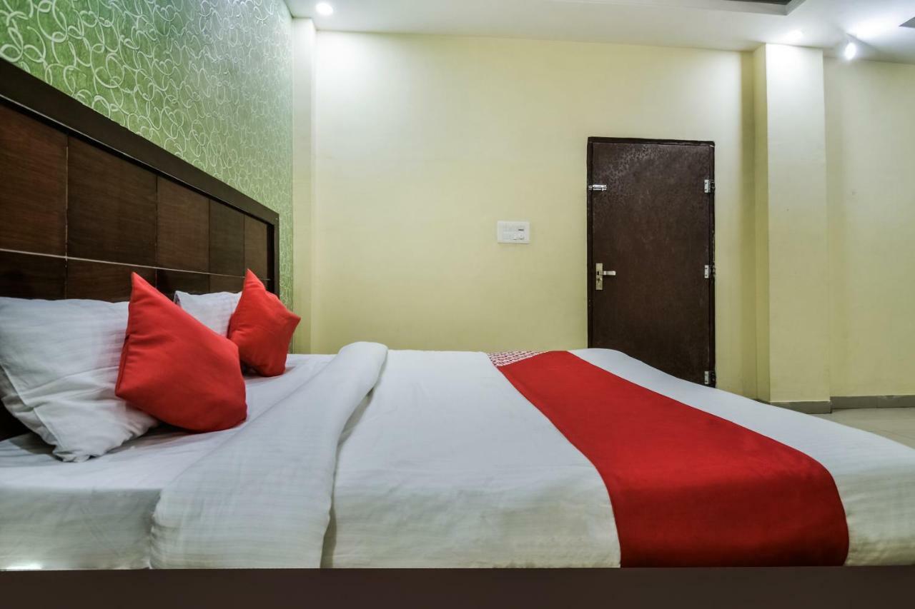 Hotel Oyo 24575 Prabhu 3*
