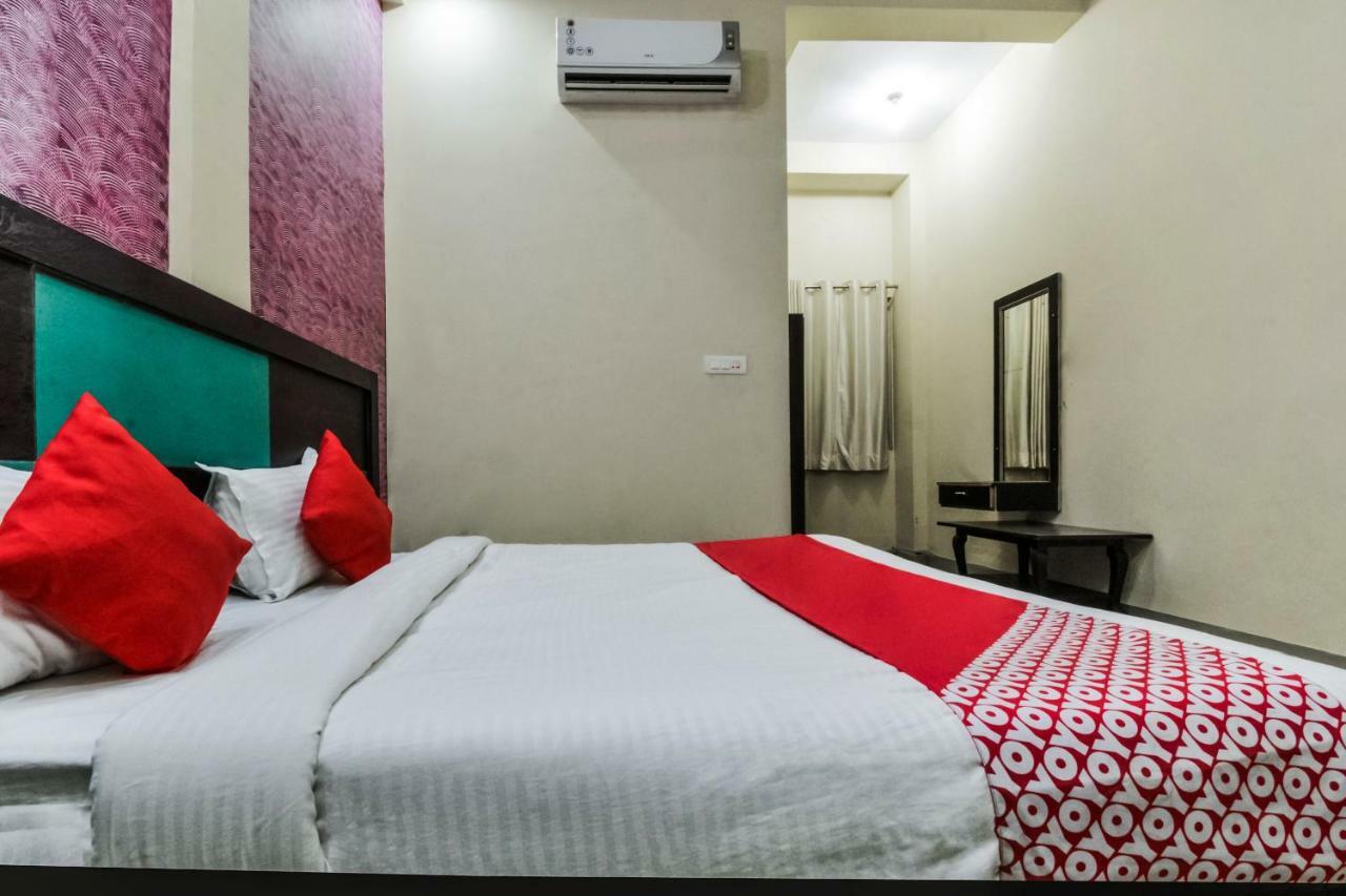 Hotel Oyo 24575 Prabhu 3*
