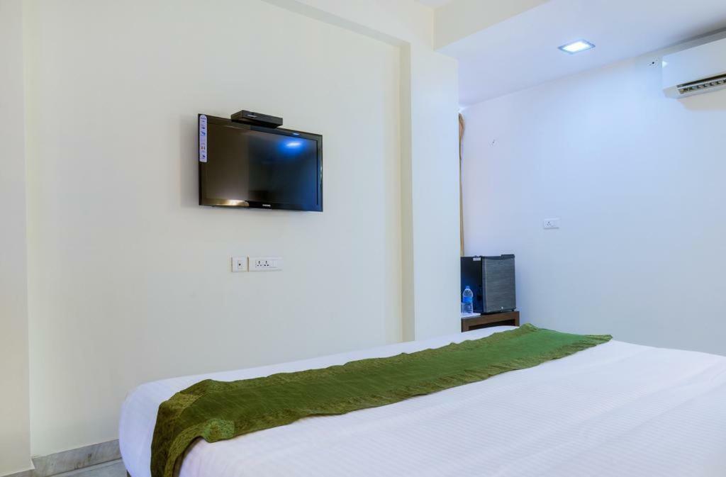 Hotel Corporate Raja Park