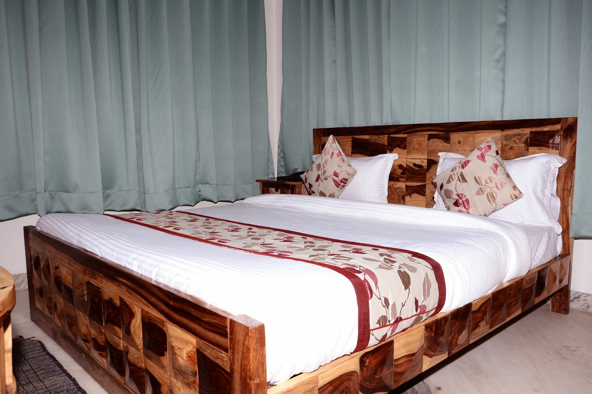 Gumaan Hotel Jaipur