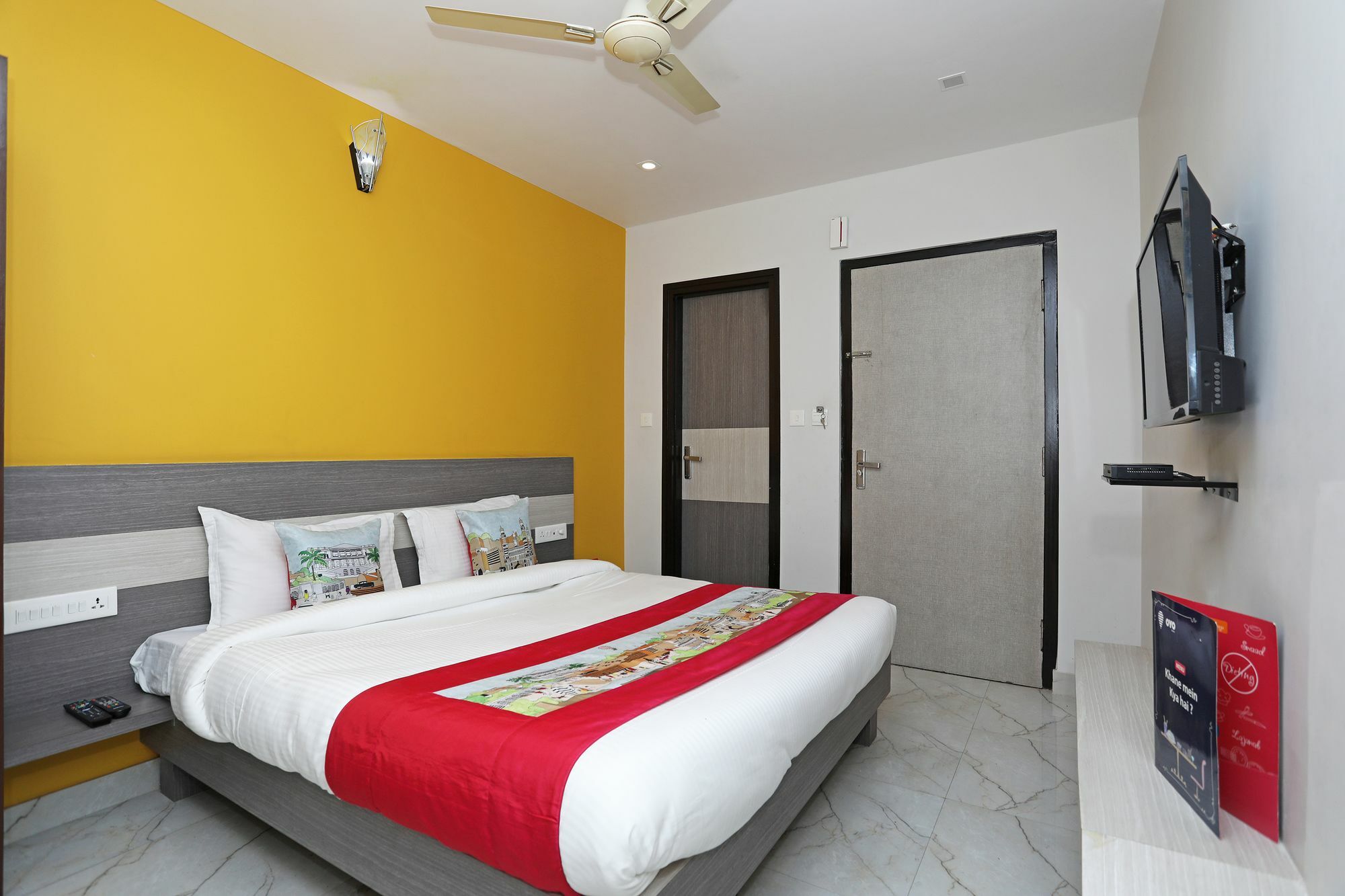 Oyo 10228 Chandramouli Hotel Jaipur
