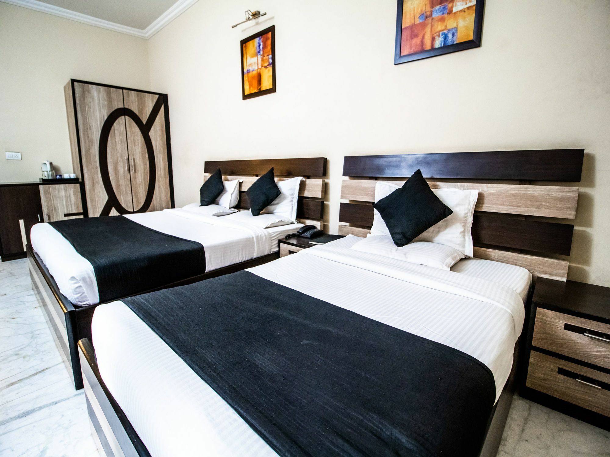 Hotel Oyo 1199 Maharaja Residency