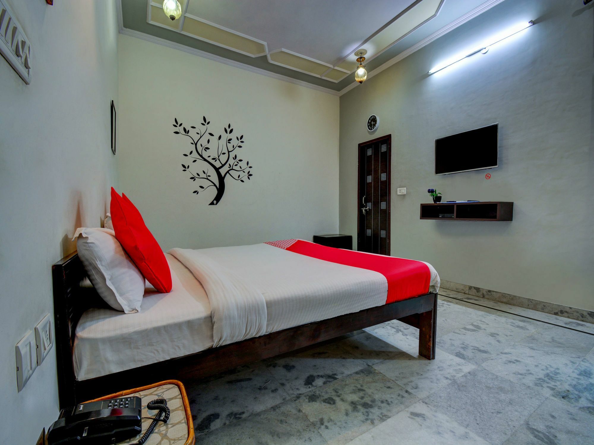 Hotel Oyo 4007 Garg Niwas 2*