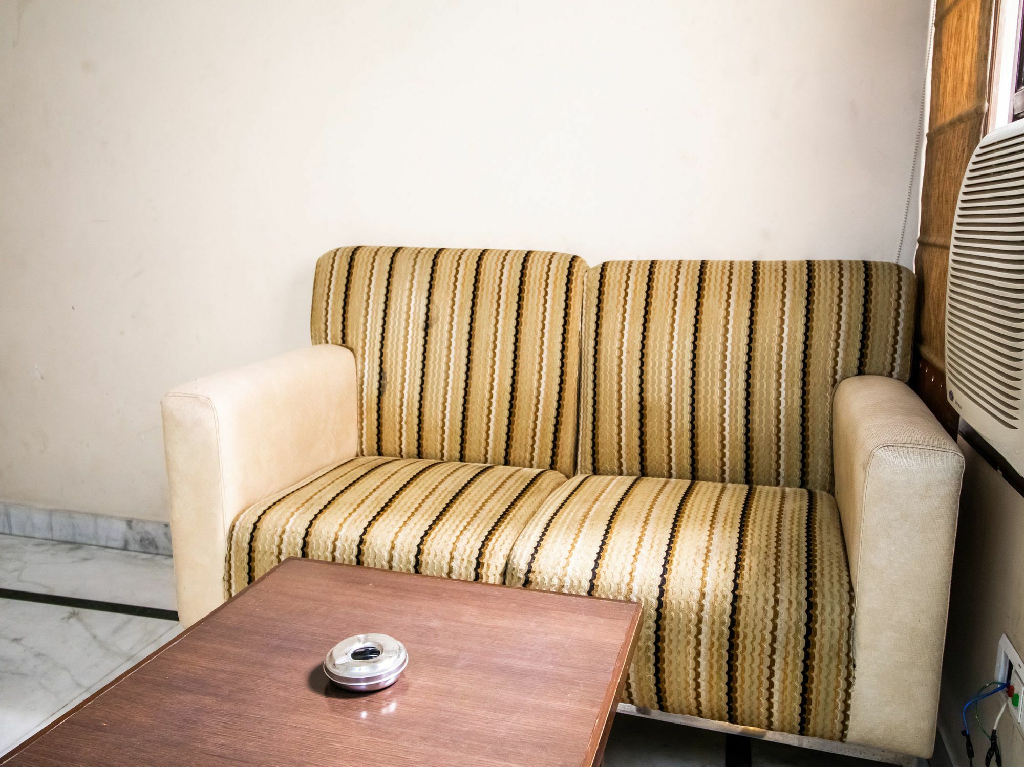 Oyo 1199 Maharaja Residency 3*