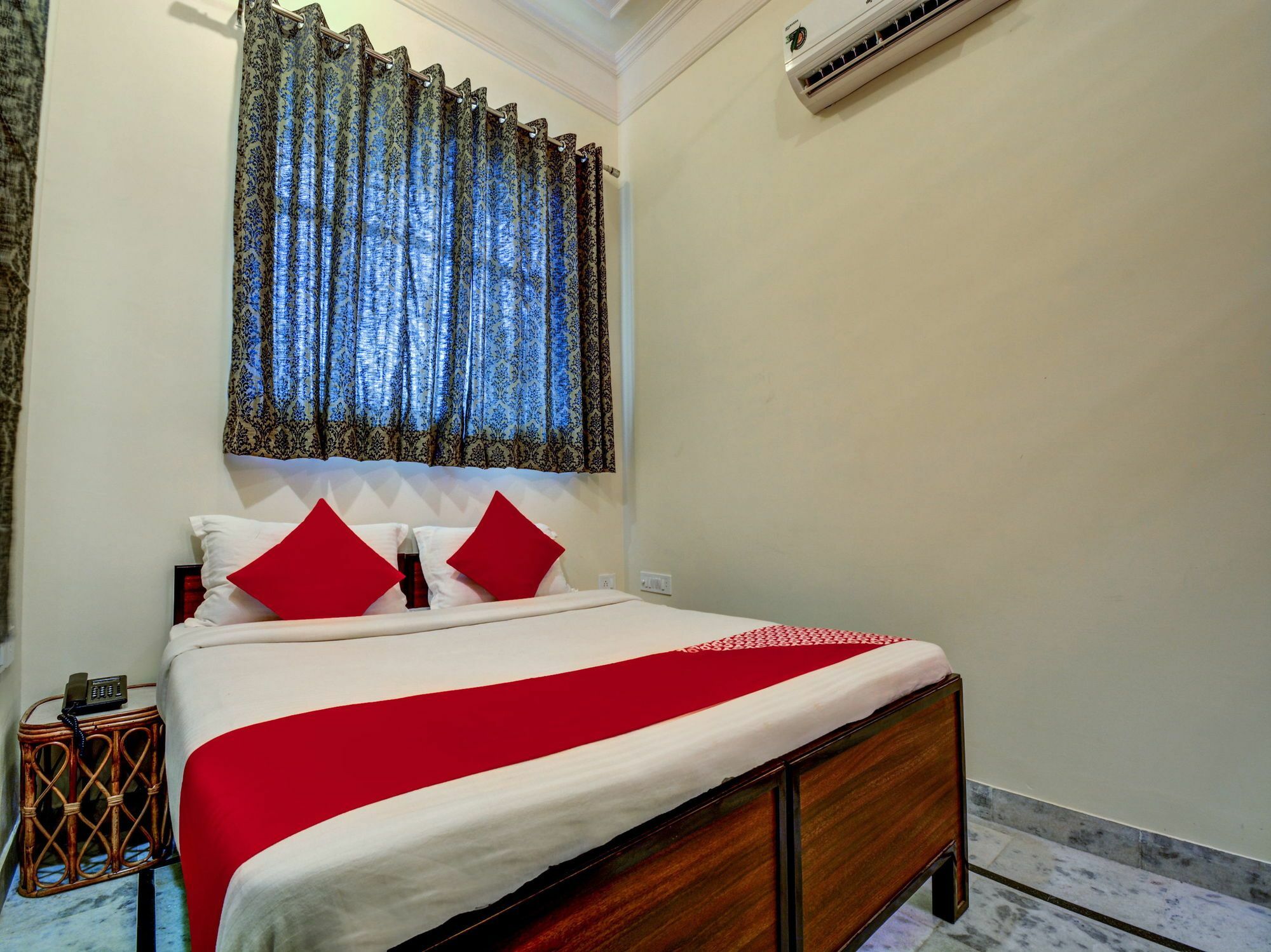 Hotel Oyo 4007 Garg Niwas 2*