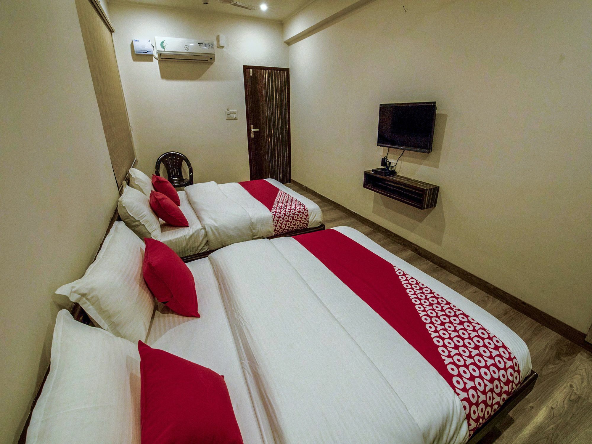 Hotel Oyo 13882 Sarvmangla Garden