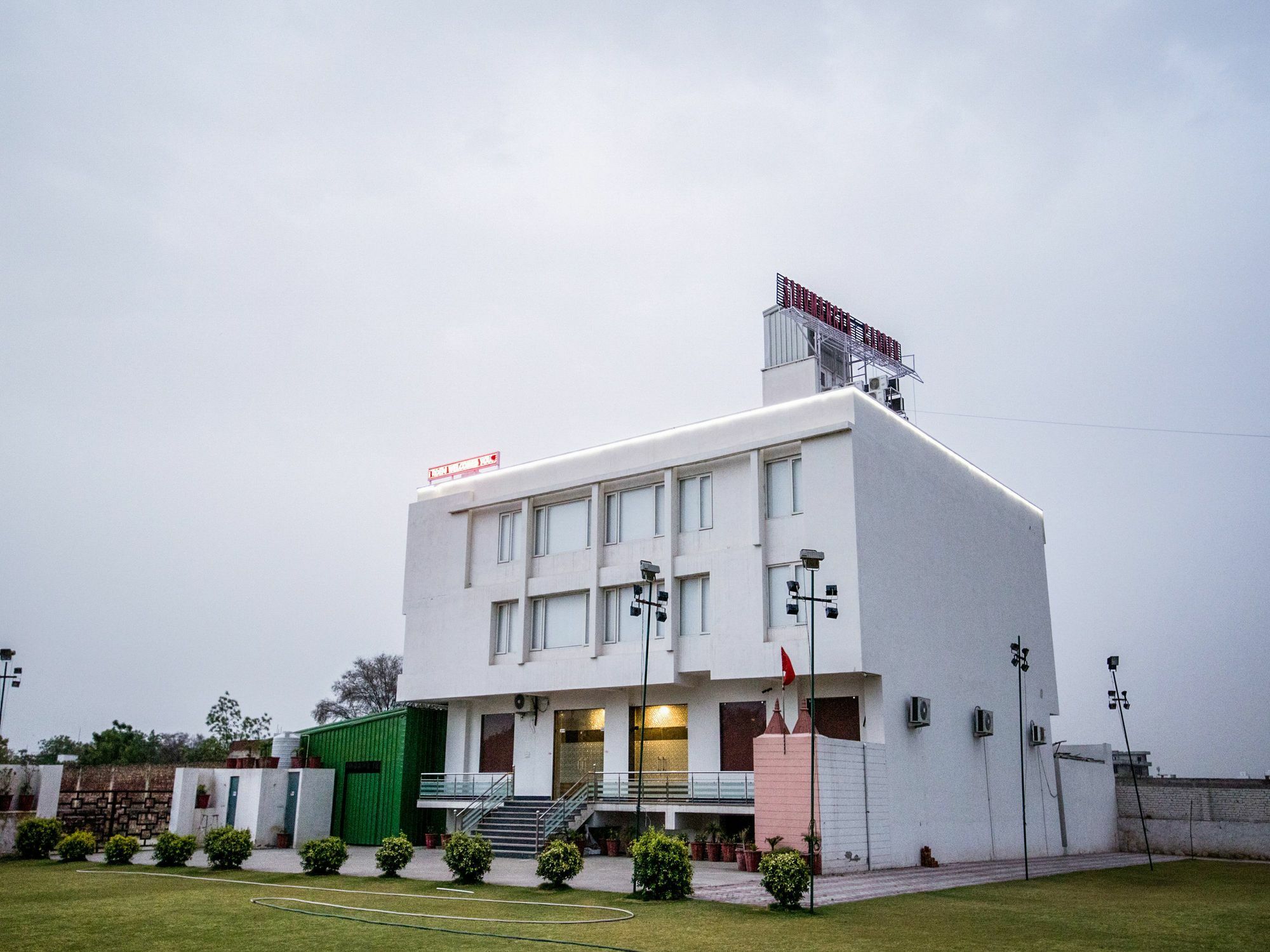 Oyo 13882 Sarvmangla Garden Jaipur