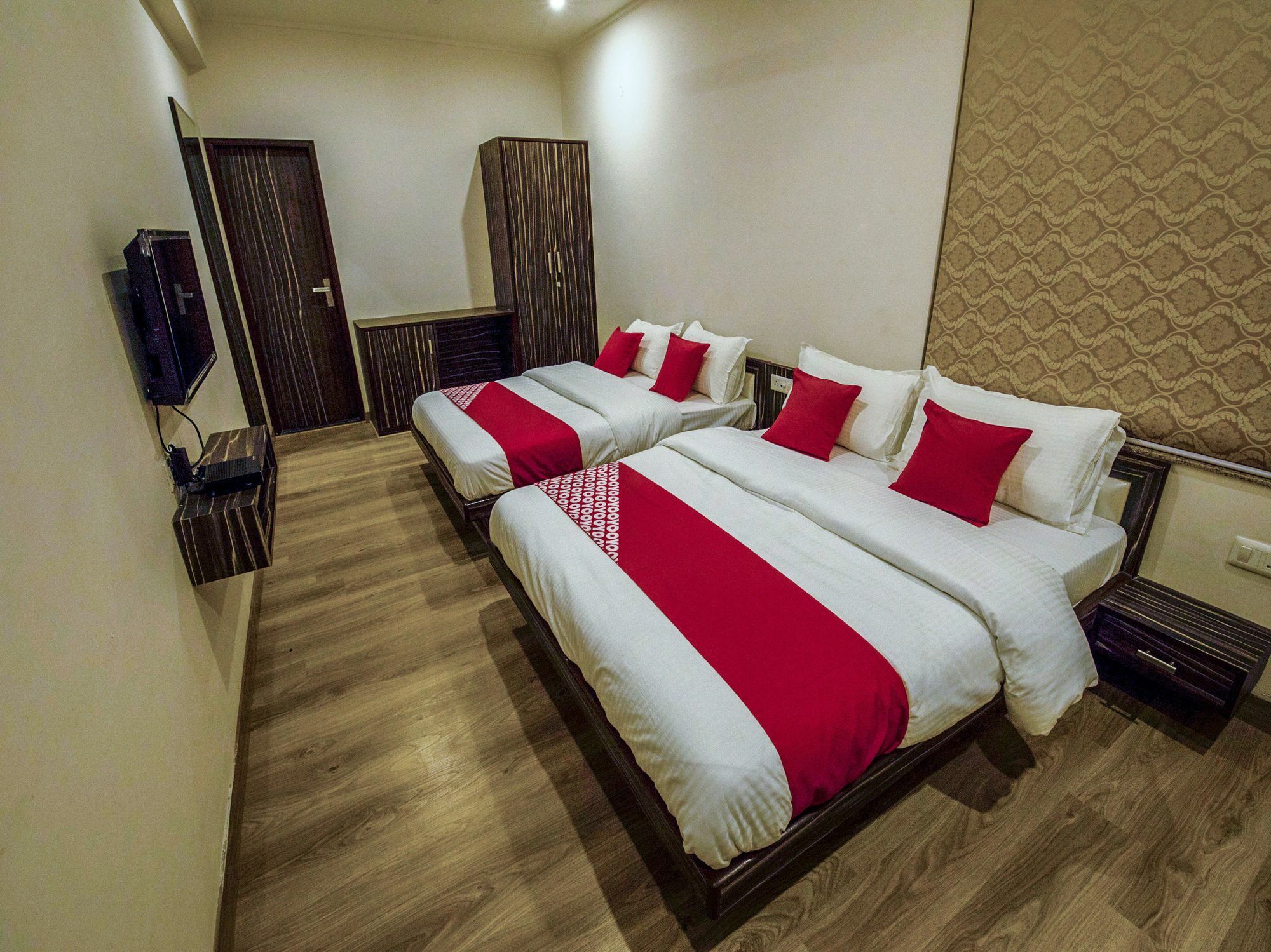 Hotel Oyo 13882 Sarvmangla Garden 2*