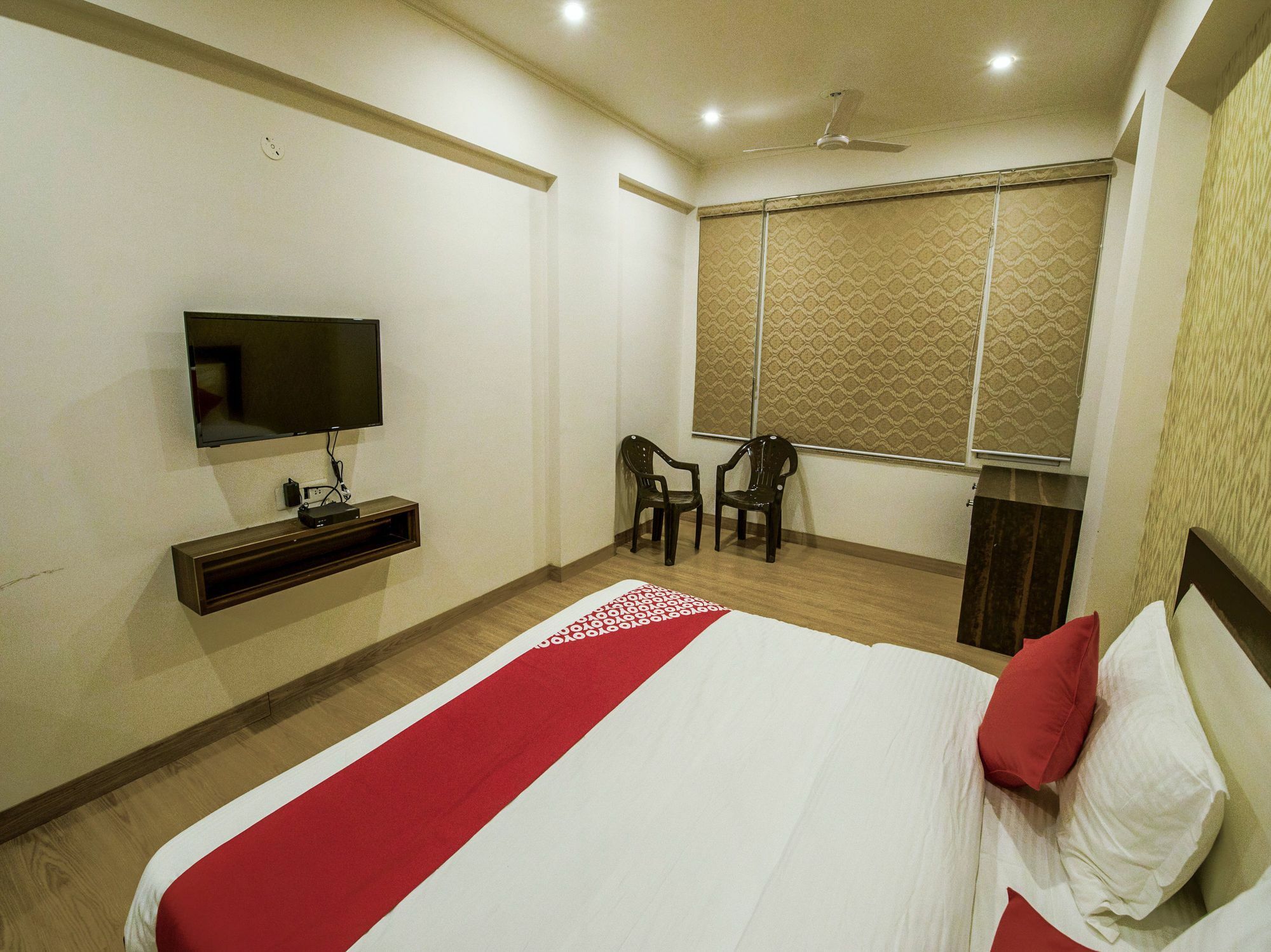 Oyo 13882 Sarvmangla Garden Hotel 2*