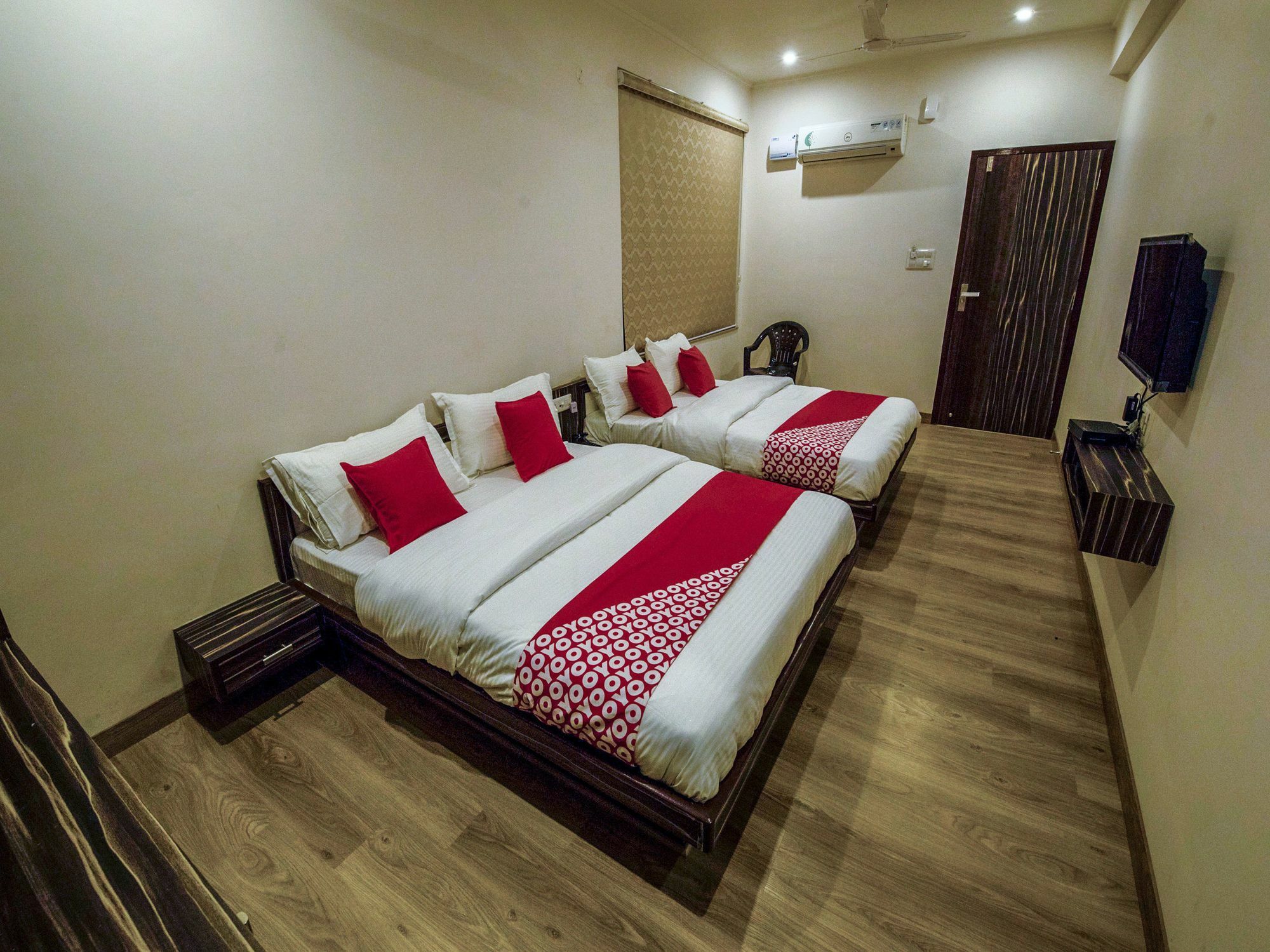 Oyo 13882 Sarvmangla Garden Hotel 2*