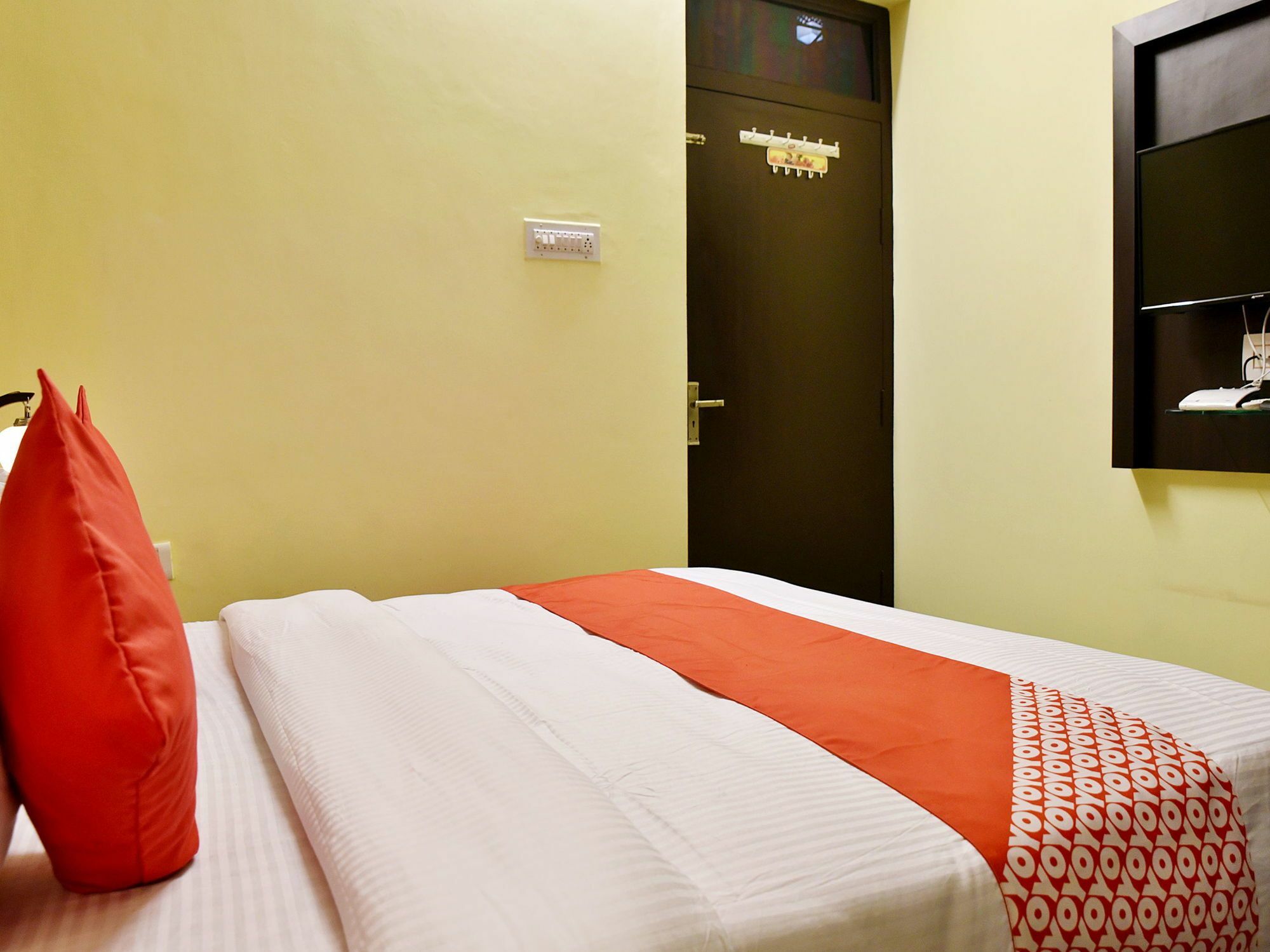 Hotel Oyo Malhotra 3*
