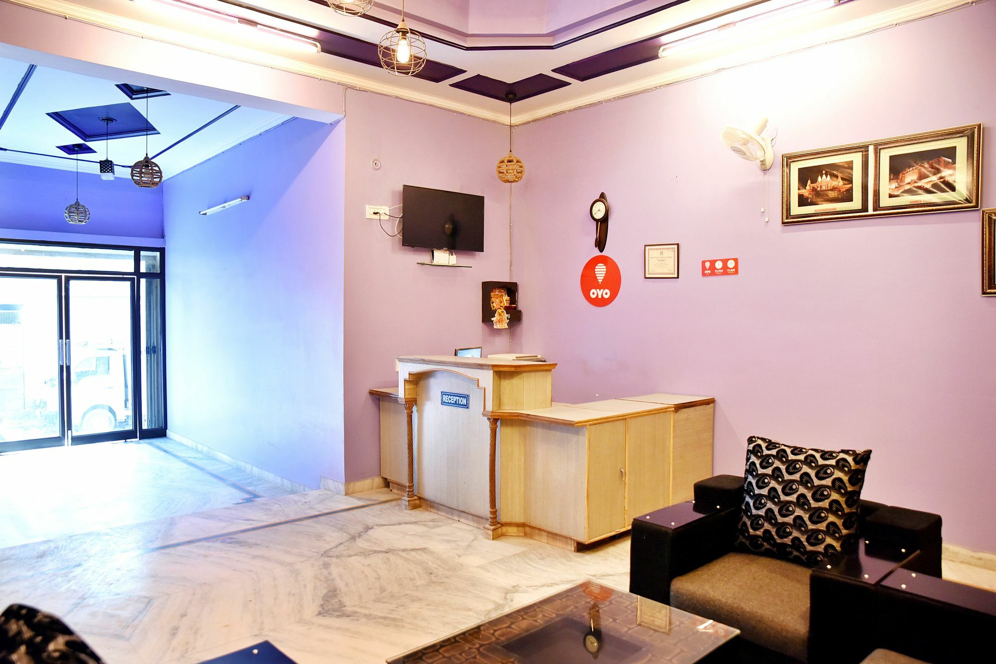 Oyo Malhotra Hotel