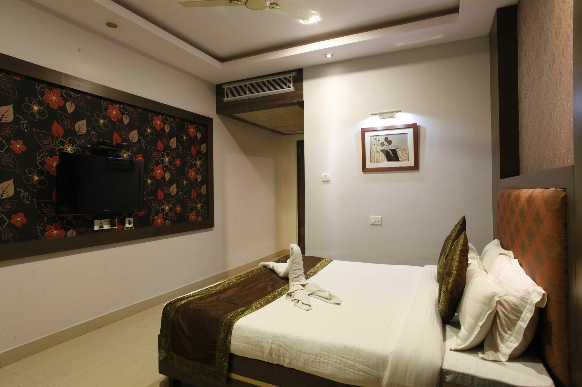 Resort The Byke Grassfield With Outdoor Pool, Shyam Nagar, 4*