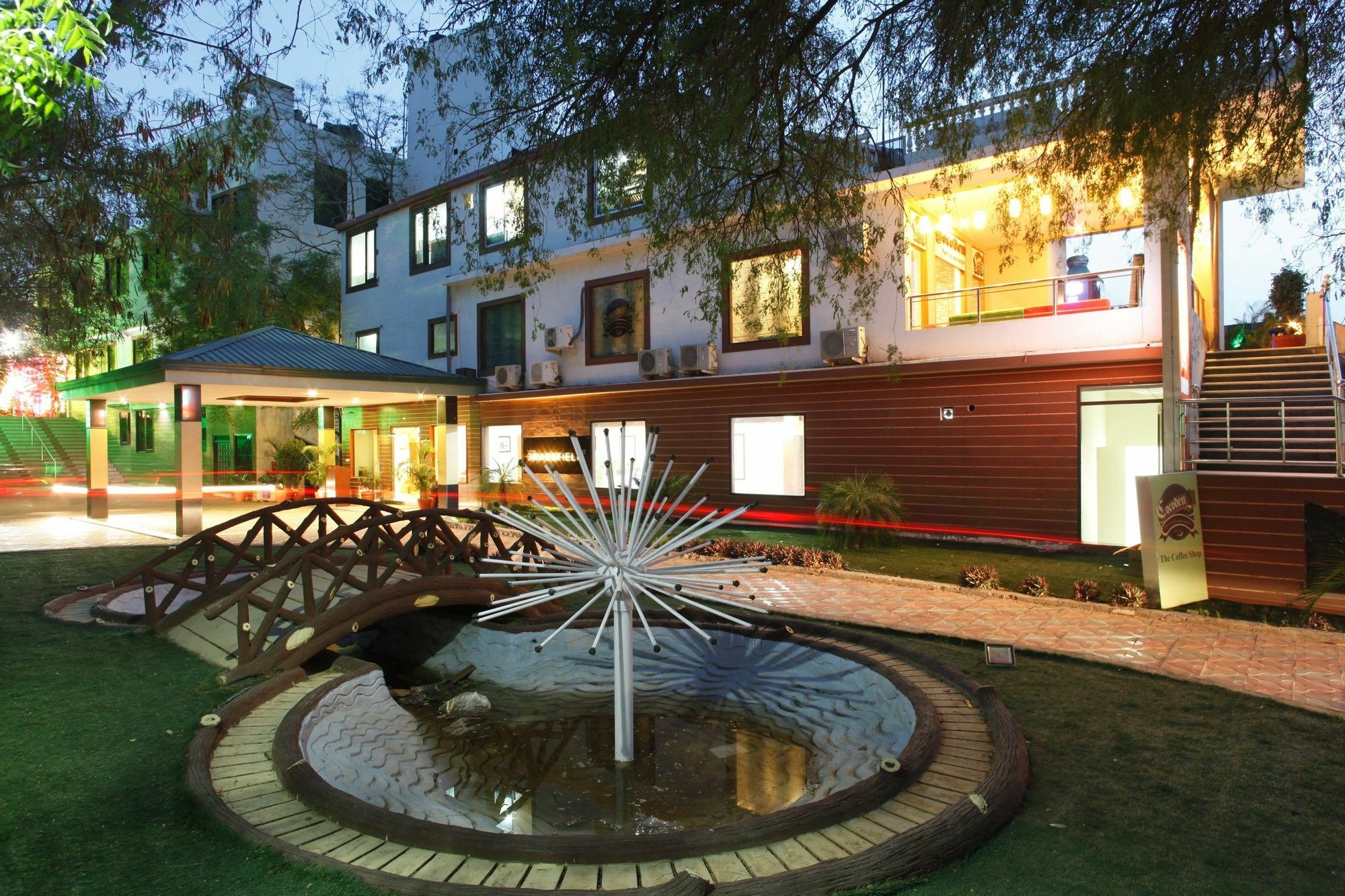 Resort The Byke Grassfield With Outdoor Pool, Shyam Nagar, 4*