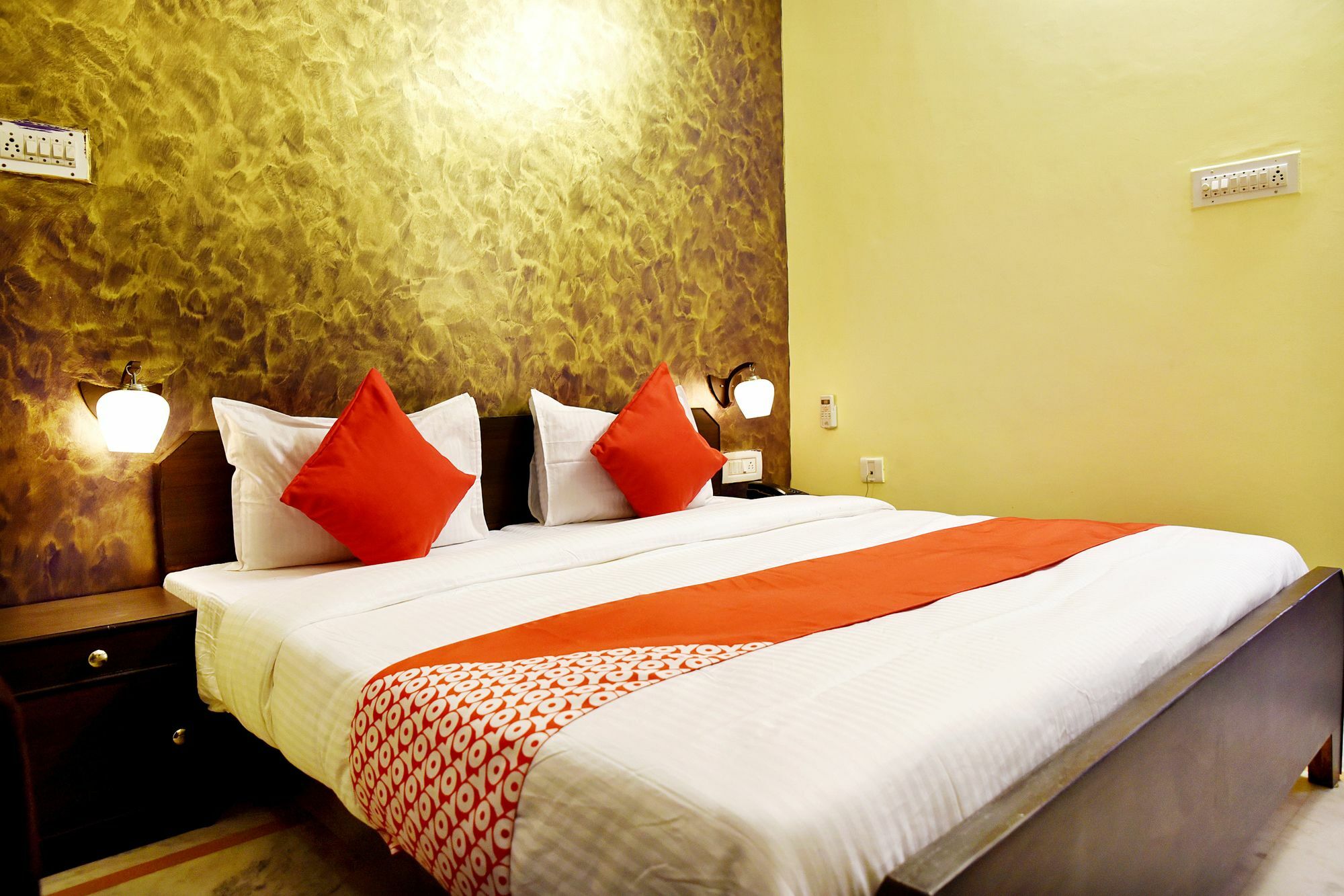 Oyo Malhotra Hotel 3*