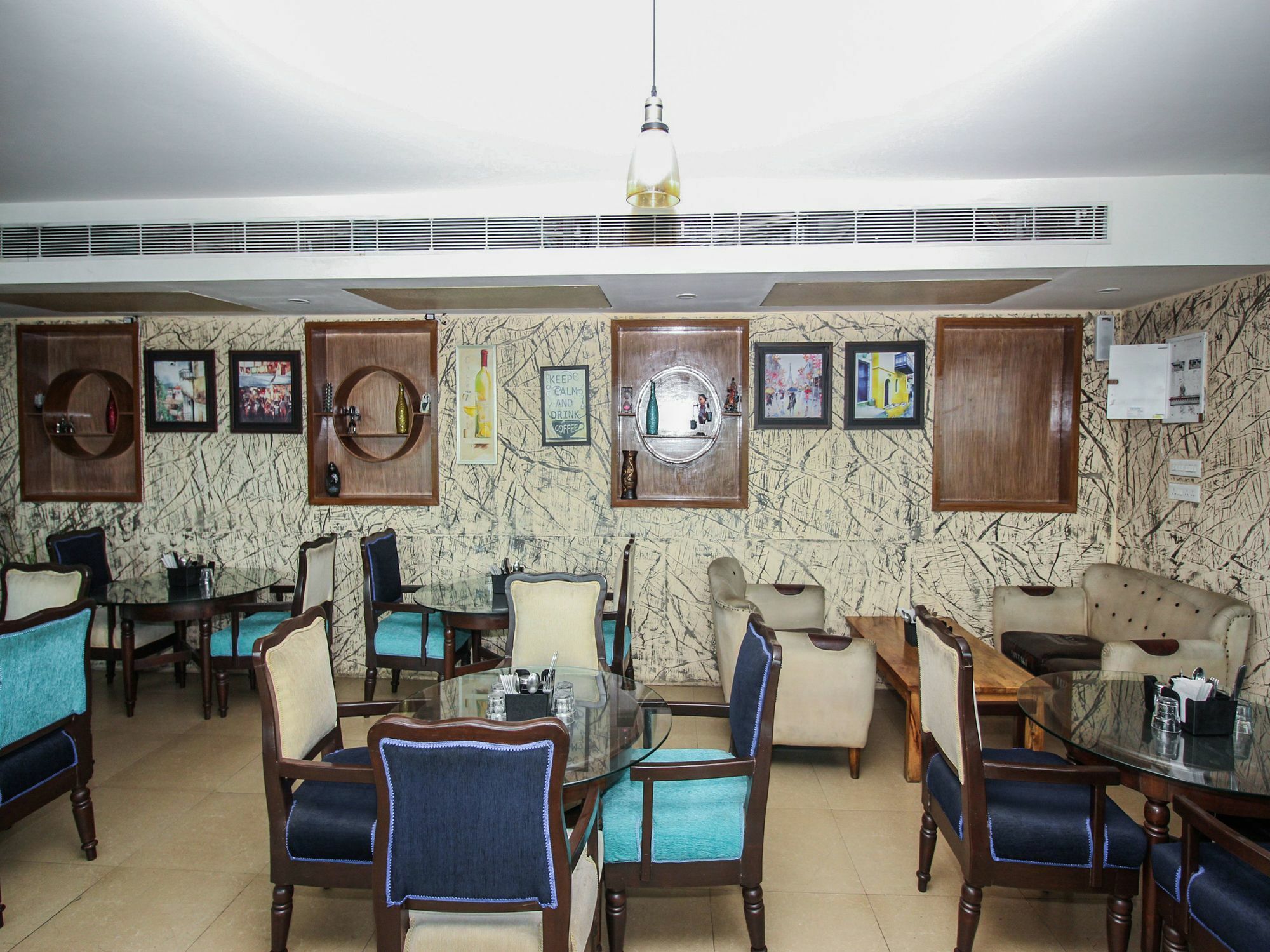 Hotel Oyo 6894 White Lily