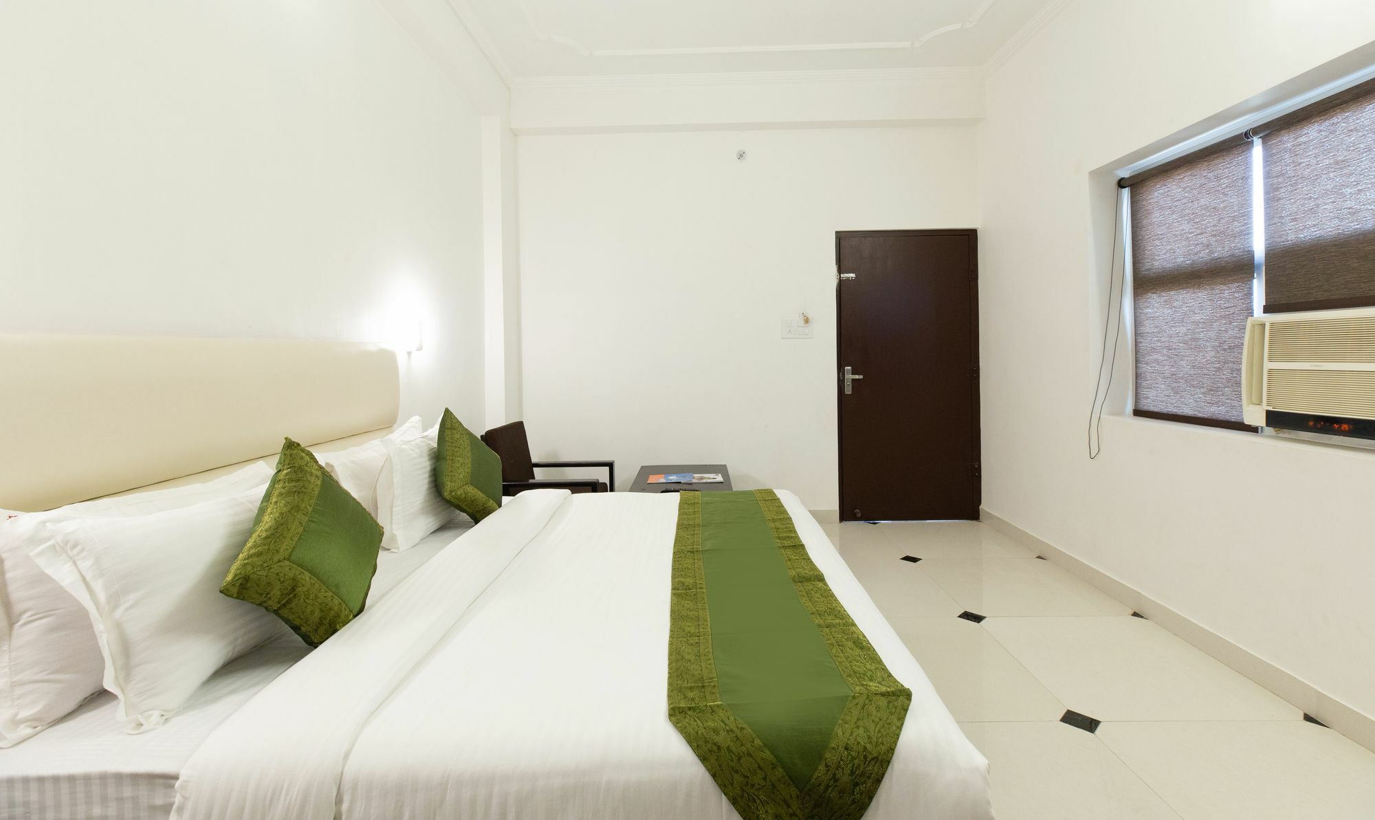 Treebo Trend Dream Palace 3*