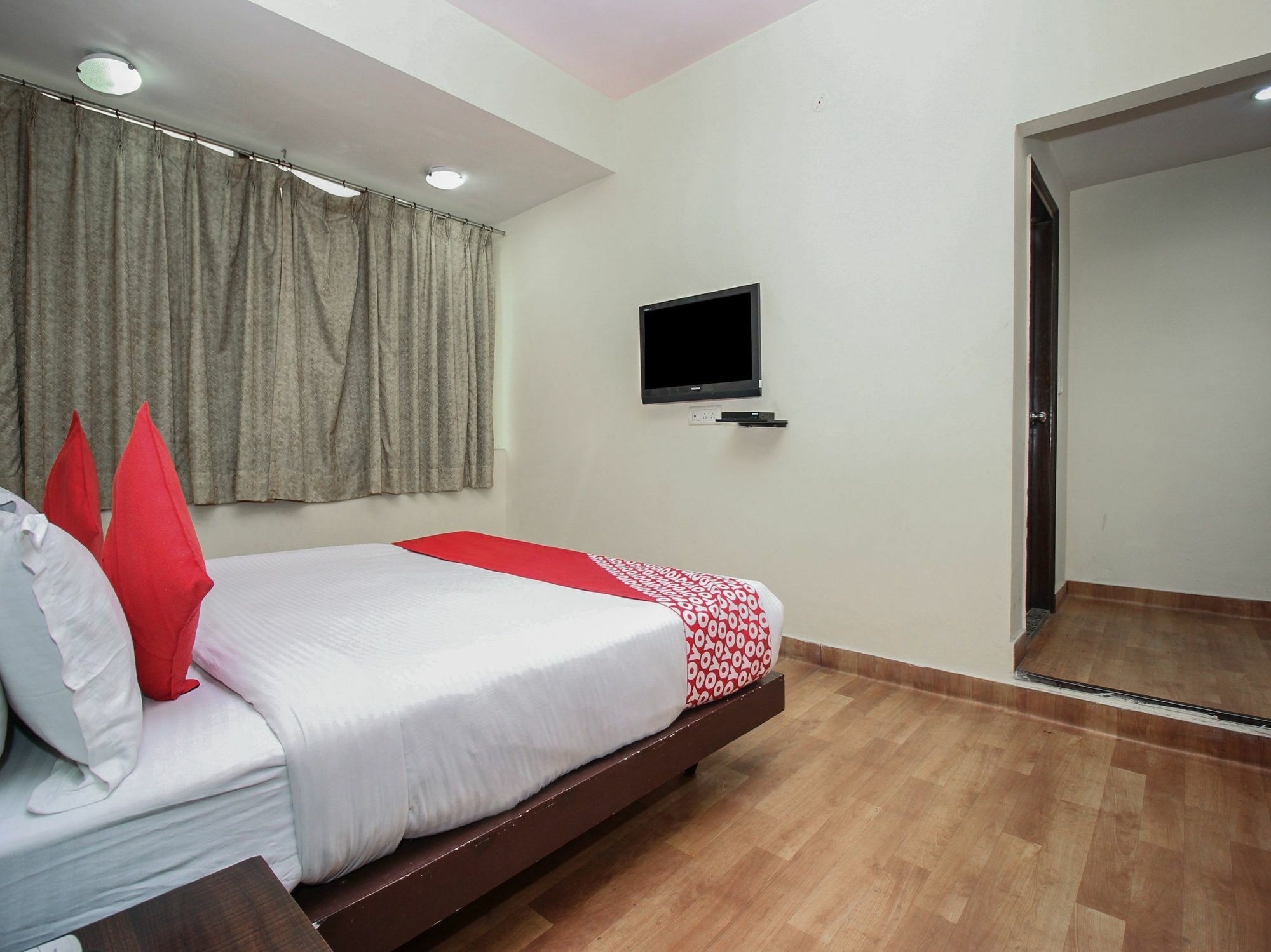 Oyo 6894 White Lily Hotel Jaipur