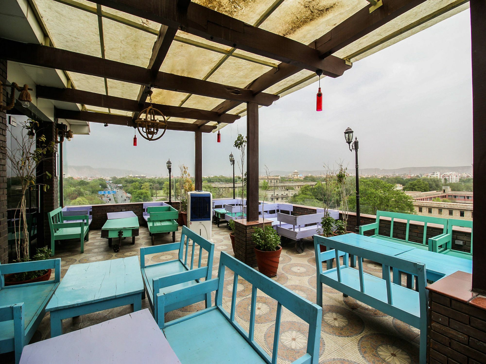 Hotel Oyo 6894 White Lily Jaipur