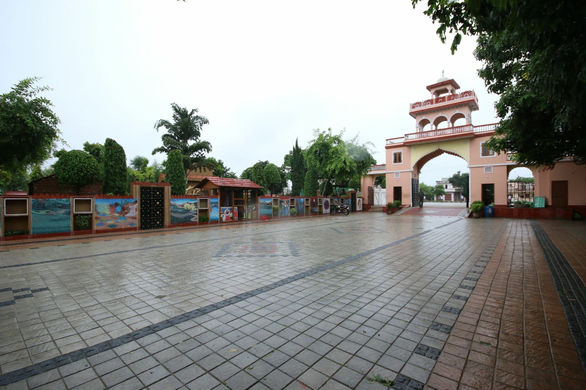 Apano Rajasthan & Resort Jaipur