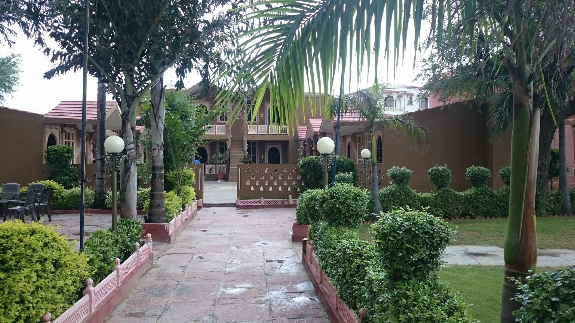 Apano Rajasthan & Resort 3*