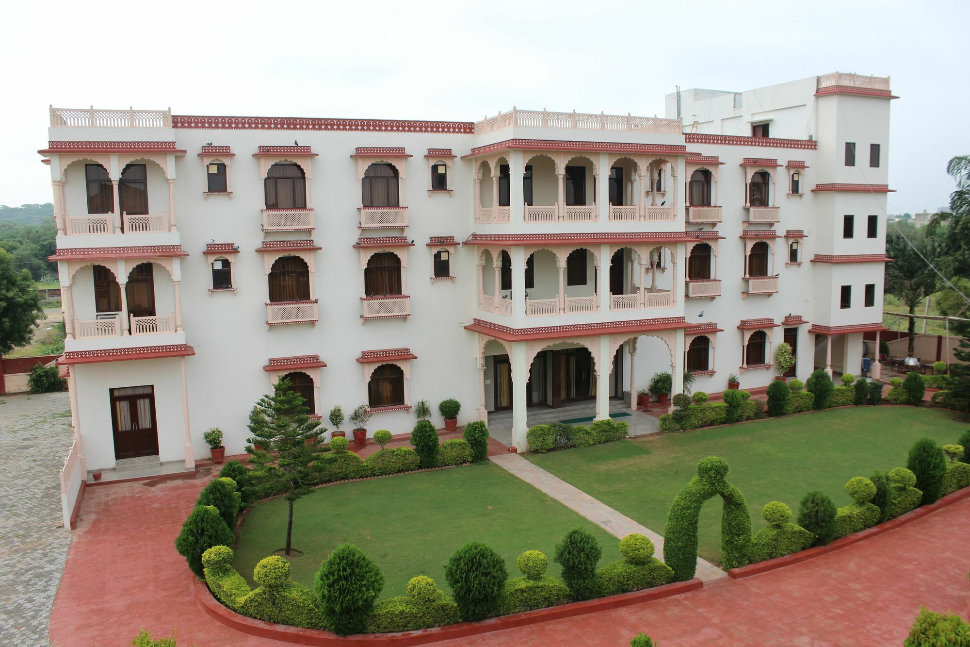 Apano Rajasthan & 3*