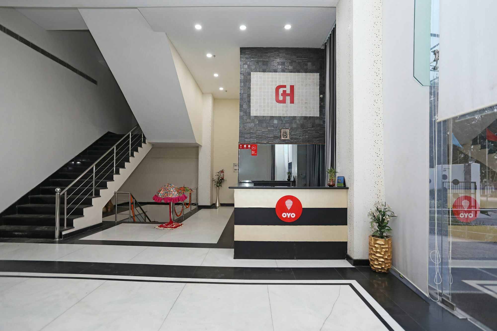 Oyo 10325 Grand Harshal Hotel