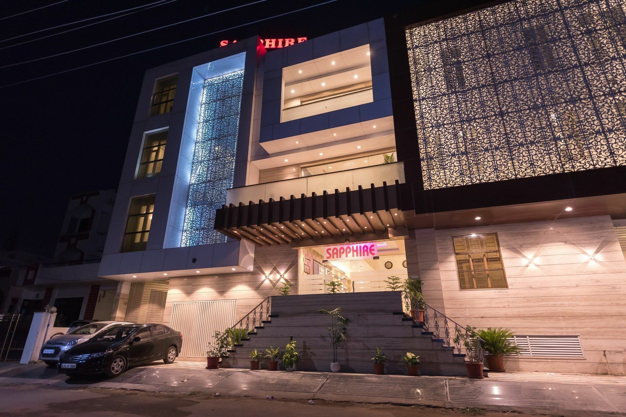 Sapphire World Hotel 3*