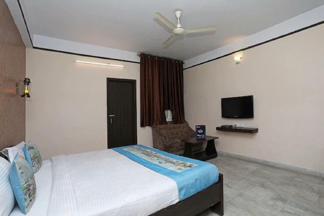 Anand Palace